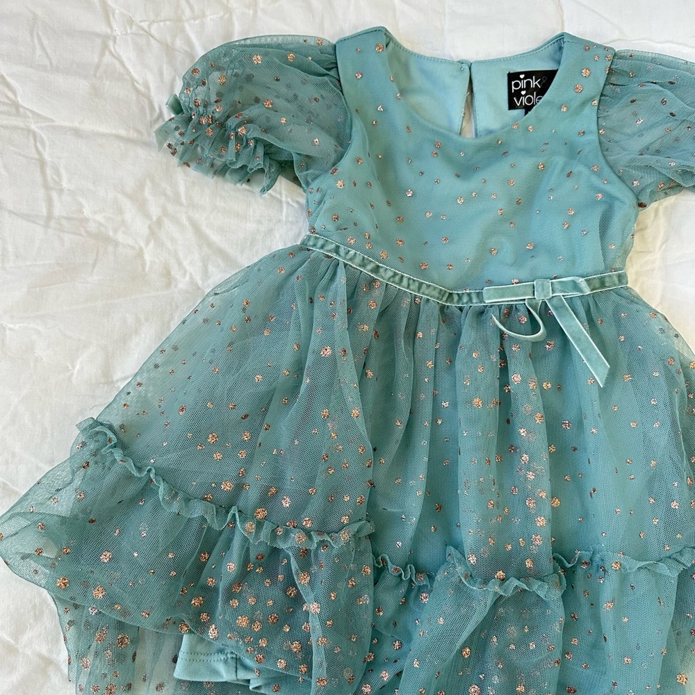 2T cute dress - Picture 2 of 7